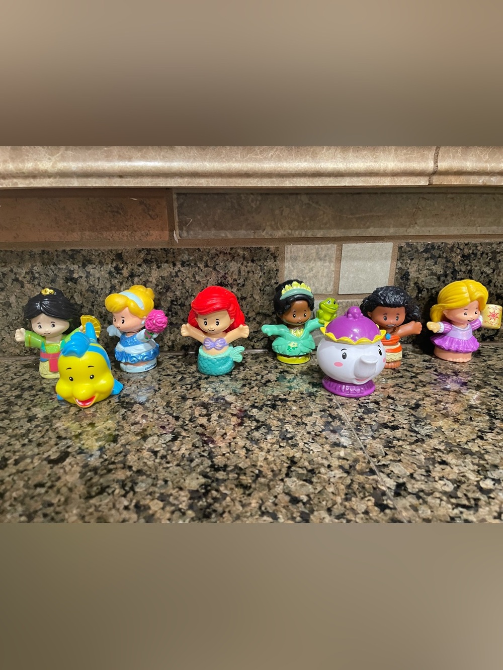 19 Piece Little People Disney Princess Castles w/ Rides and Figures - Picture 8 of 9